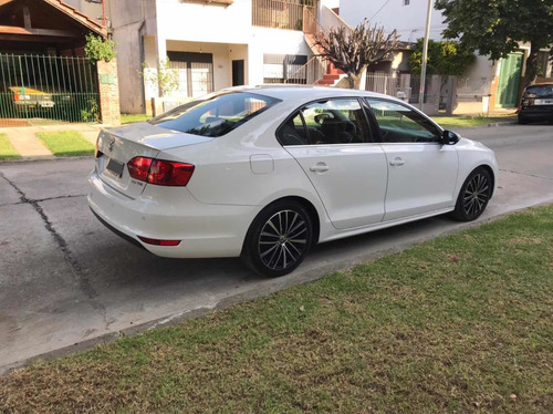 Imagen 6 de 12 de Volkswagen Vento 2.0 Sportline Tsi 200cv Dsg 2014