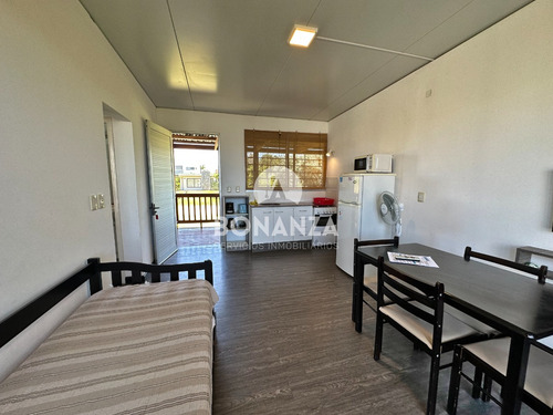 Complejo En Venta En Punta Negra, Con Piscina Y Cerca De La Playa. 8 Apartamentos.