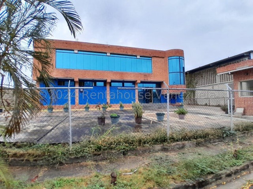 Galpón Venta Cerca Av. Henry Ford Con Departamento, Con Apartamento Residencial Oficina, Mezzanina , Facil Acceso Para Gandolas Valencia Carabobo Leida Falcon Lf24-17900
