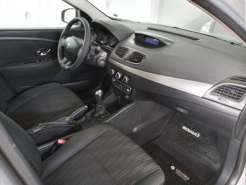 Renault Fluence 1.6 Confort 110cv 2012 Permuto