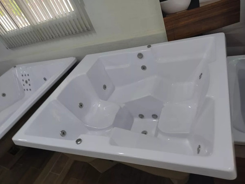 Spa Corcovado 1.90 X 1.60 X 0.90 Com Hidro E Aquecedor