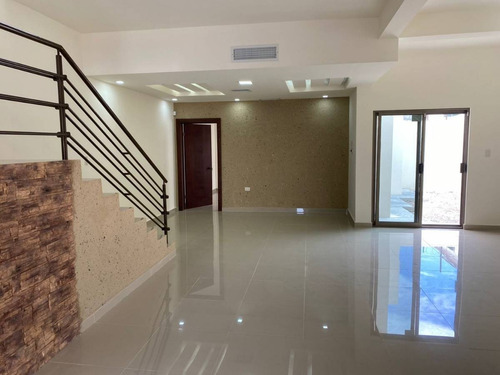 Imagen 2 de 20 de Hermosa Casa Nueva En La Colonia Del Empleado