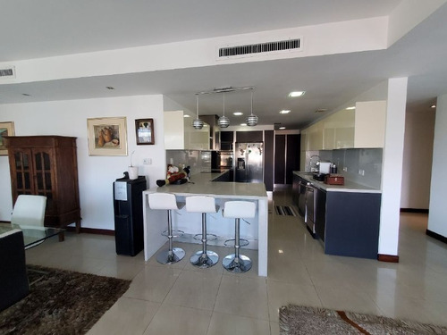 Imagen 13 de 26 de Maria Emilia Vende 04246447007