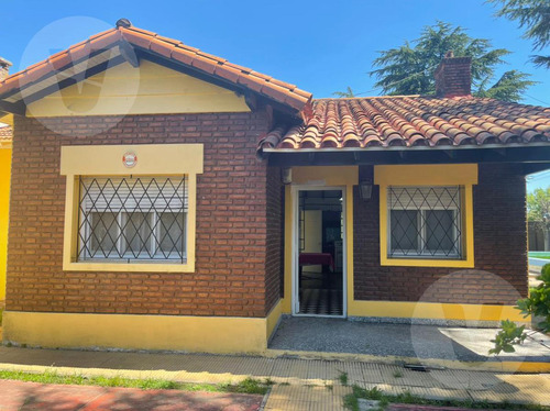 Casa Quinta En Venta- Isla Trinidad Al 200, Monte Grande