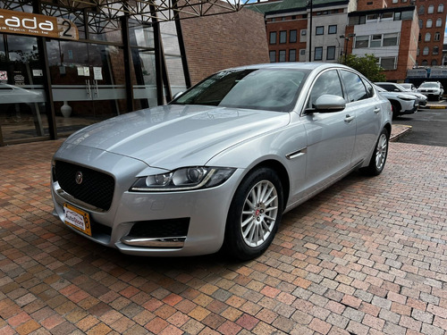 Jaguar XF 2.0 Pure