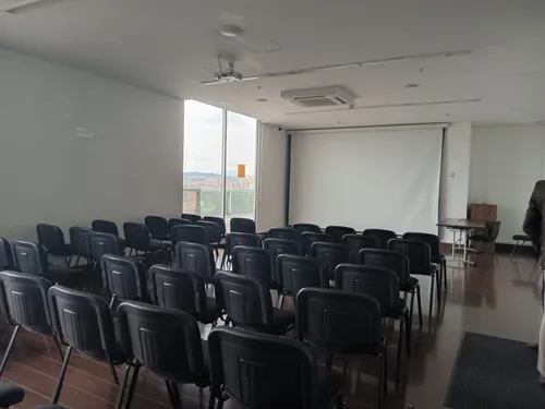 Oficina En Venta En Chico Norte Iii. Cod V1105074