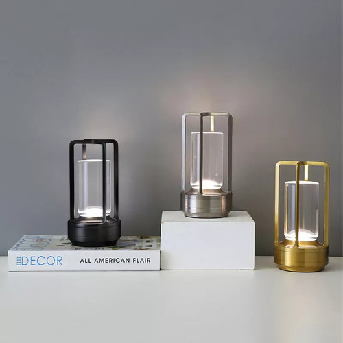 Una Lámpara De Mesa De Estilo Moderno, Pequeña Luz Nocturna,