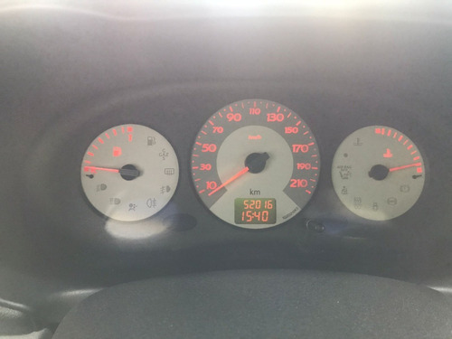 Imagem 8 de 9 de Renault Clio