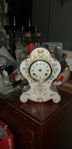 Reloj Antiguo De Porcelana ( Con Maquinaria De Pila)