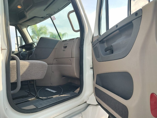 11 Freightliner Cascadia Blanco 2016,camiones,cummins