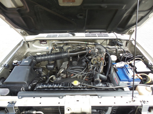 Mitsubishi Montero 2.4 V11 4x4 Mt