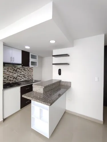 Apartamento En Arriendo En Prados Del Este. Cod A24416