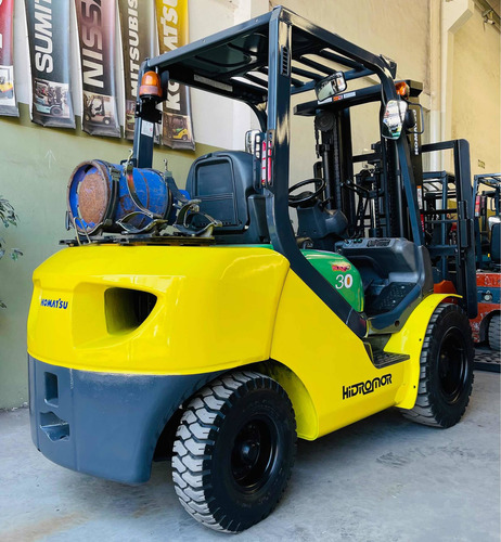Imagen 4 de 9 de Autoelevador Komatsu 3tn, Torre Triple/desplazador, Garantia