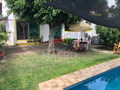 En Venta Casa De 1 Nivel Con Jardin Y Alberca En Col. Peña Flores Cerca Del Centro De Cuautla