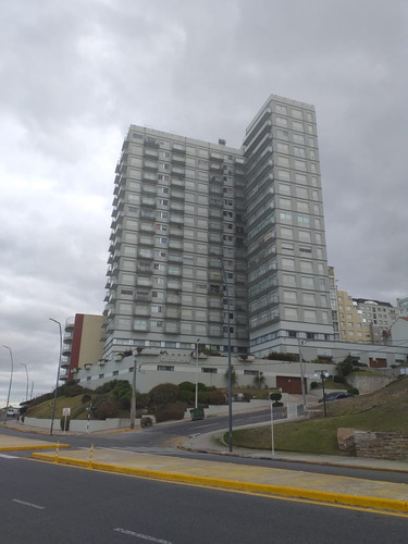 Exclusivo Departamento Amoblado. Vista Al Mar. Impecable Estado. Alquiler Permanente. No Temporario