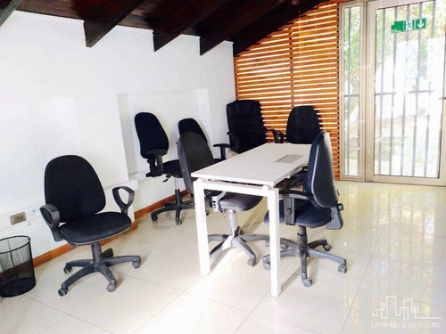 Espectacular Oficina Casa Antigua 8p / 5b - Plaza Las Lilas