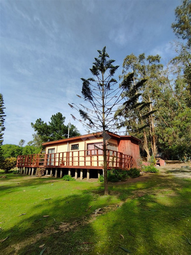 Casa En Venta De 4 Dorm. En Algarrobo