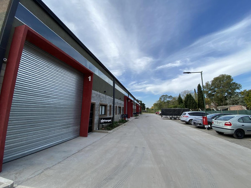 Imagen 2 de 13 de Depósito En Venta En Micro Parque Industrial (pilar)