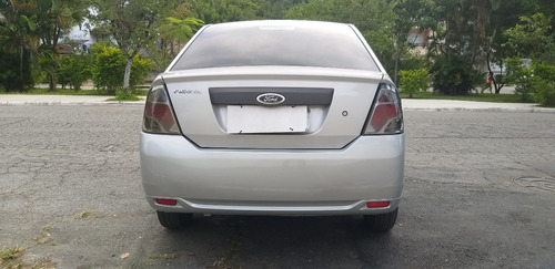 Imagem 3 de 13 de Fiesta Sedan 1.0 Rocam Flex 2012