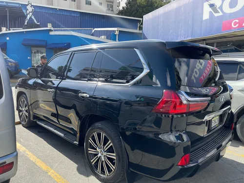 Lexus 570 Negra 4x4