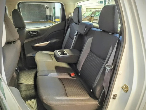 Imagen 9 de 16 de Renault Alaskan 2.3t 16v Confort Mt 4x2 Hilux Utilitario G