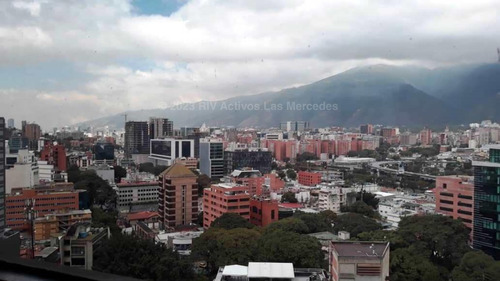 Oficina En La Mercedes - Caracas.