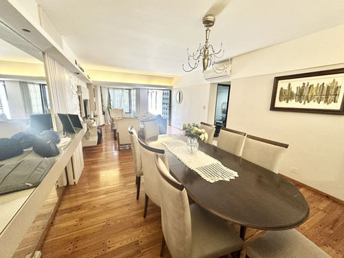 Venta De Hermosa Casa En Parque Chacabuco