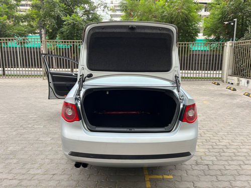 Volkswagen Vento Style 2.5 AUT