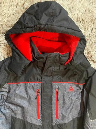 Chamarra Gruesa Reebok Con Gorro Desmontable Ni o Xl 18 20
