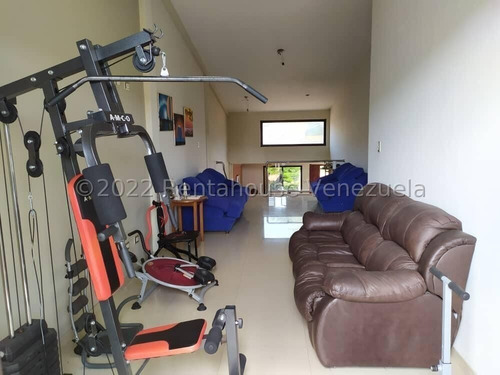 Imagen 6 de 17 de Marol Rentahouse Vende Casa En Lomas Del Country Valencia 22-17388