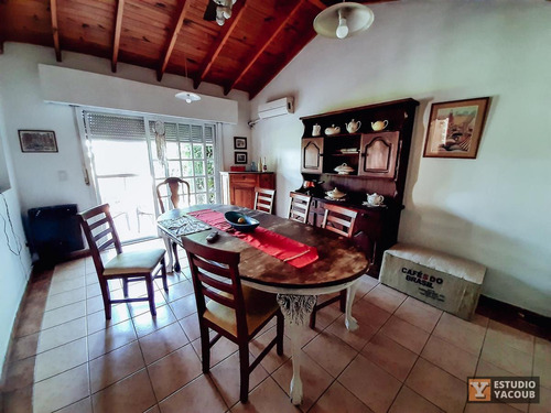 Casa 3 Dormitorios 3 Baños 2 Cocheras 1 Patio 196 Mts 2 Totales - Manuel B Gonnet