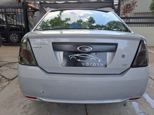 Imagen 5 de 20 de Ford Fiesta Max 1.6 Ambiente Plus Con Gnc