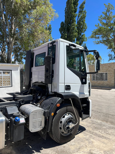 Iveco Tector Con Camilla Camion Con Camilla Auxilio Nqnmaq
