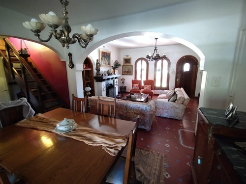 Casa 4 Dormitorios Con Departamento Cerro De Las Rosas Zona Norte
