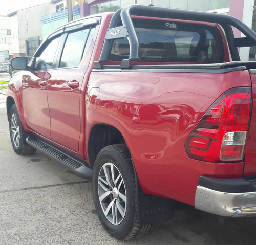 Toyota Hilux 2.8 Cd Srv 177cv 4x2 2017