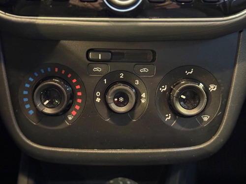 Fiat Punto 1.6 Essence 16v Flex 4p Automatizado