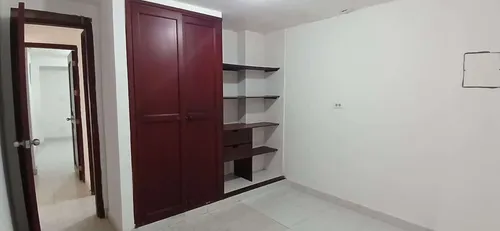 Apartamento Con Local Comercial Excelente Ubicación Cod 68790