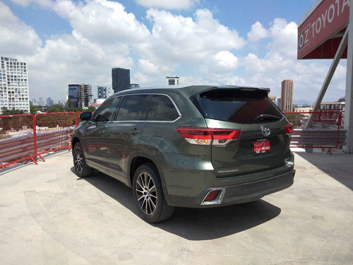 Imagen 3 de 14 de Toyota Highlander 2018 Limited Pr V6/3.5 Aut