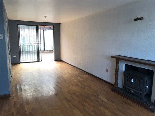 Casa En Venta De 5 Dorm. En Las Condes