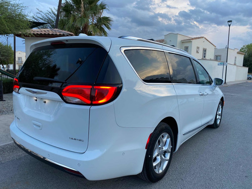Imagen 4 de 15 de Chrysler Pacifica Limited Plus