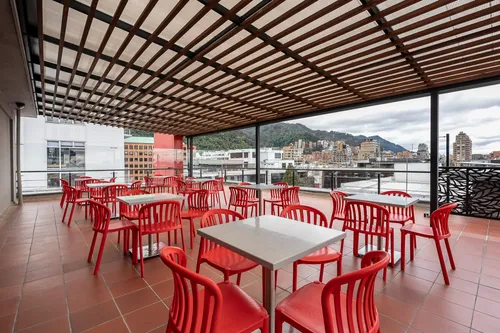 Oficina En Arriendo/venta En Chico Norte. Cod A1094076