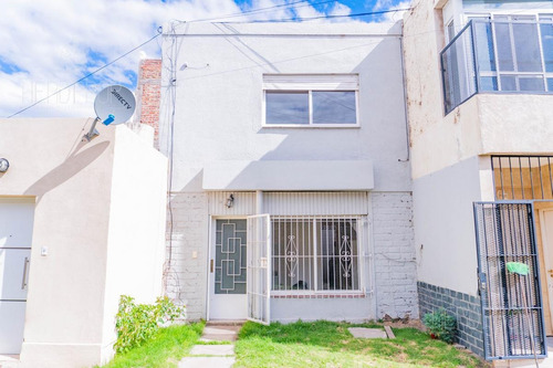 Imagen 3 de 23 de Venta Departamento Tipo Duplex 2 Dormitorios - B° Areá Centro Sur