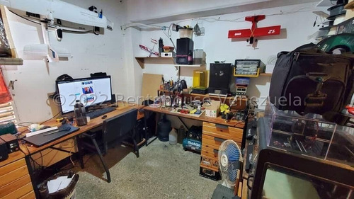 Imagen 12 de 30 de Apartamento En Venta En Barquisimeto Este, Patarata, Conservado Moderno Ammbiente, Minimalista, Codigo Flex 22-23696 Mperez 04145563884, Renta House ,