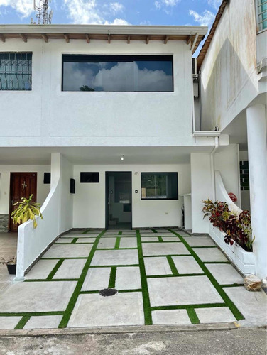 Imagen 4 de 13 de Casa En Venta En La Castellana , Terrazas Del Sol