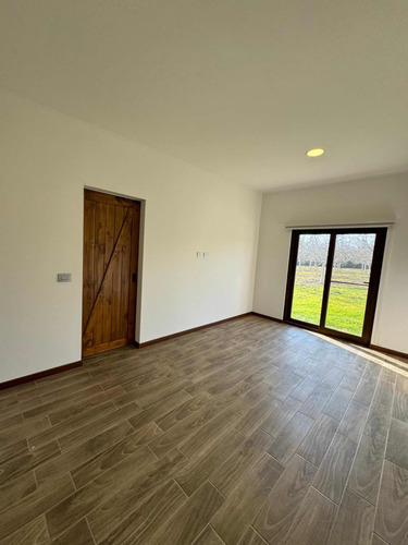 Amplia Y Moderna Casa 4d Y 3b En 5000 M2