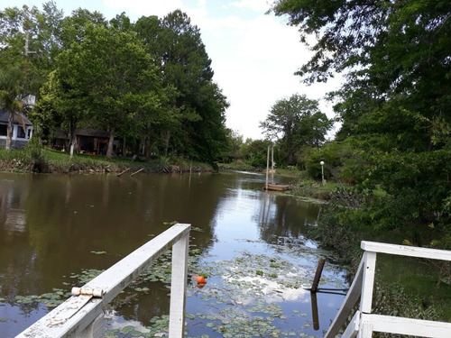 Casa En Venta Zona Norte Jardin Nautico Escobar Con Acceso Al Predio Cerrado Por Tierra Y Agua
