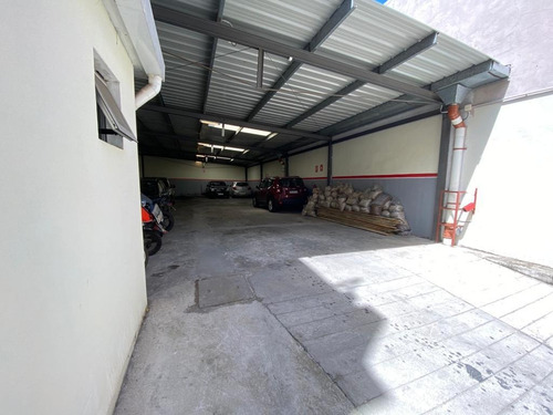 Parking En Ciudad Vieja Reciclado