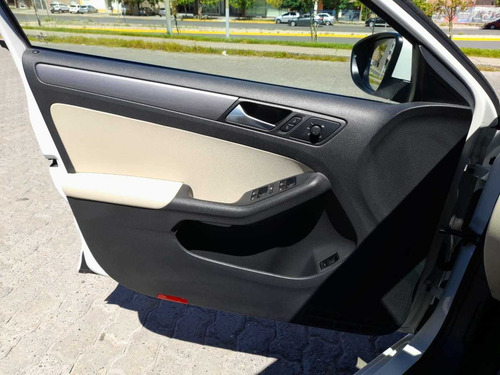 Imagen 10 de 21 de Volkswagen Vento 2014 2.0 Sportline Tsi 200cv Bi-xenon Dsg