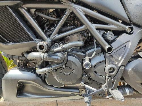 Imagem 7 de 12 de Ducati Diavel Dark 2016