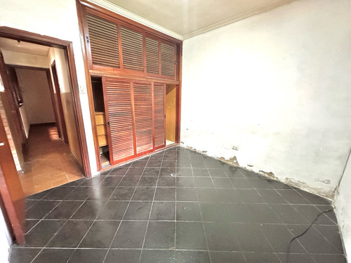 Casa Con Local En Venta De 5 Ambientes En Quilmes Oeste